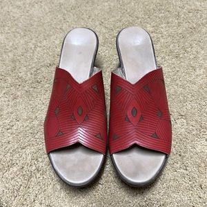 Munro red open toe heels 10N